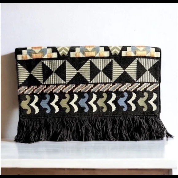 NWT Stella & Dot Embroidered Fringe Clutch - Picture 6 of 6